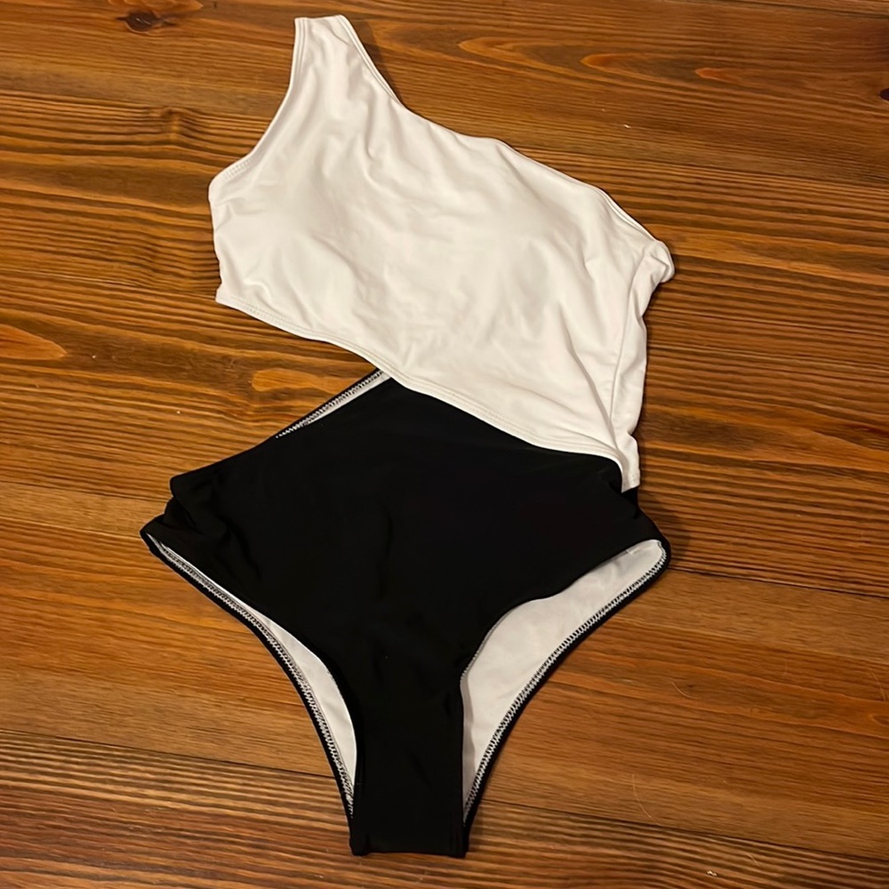 One piece swimsuit